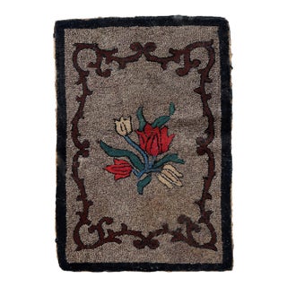 Handmade Antique American Hooked Rug 2' X 3.3' (63cm X 101cm) 1880s For Sale
