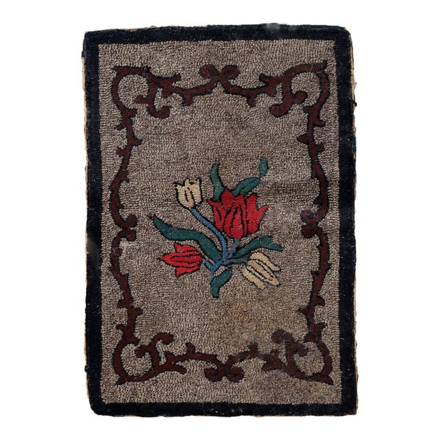 Handmade Antique American Hooked Rug 2' X 3.3' (63cm X 101cm) 1880s For Sale