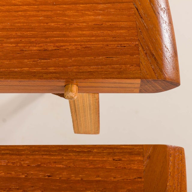 Scandinavian Round Extendable Table in Teak attributed to AB Möbelfabriken Linden, Horda, 1960s For Sale - Image 15 of 16