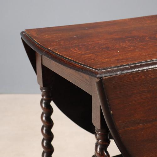 Small Antique English Table in Walnut and Painted Oak, 1800s For Sale - Image 4 of 13