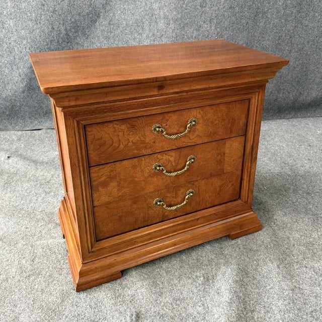 Late 20th Century Thomasville Burled Walnut Two Drawer Nightstand For Sale In Raleigh - Image 6 of 10