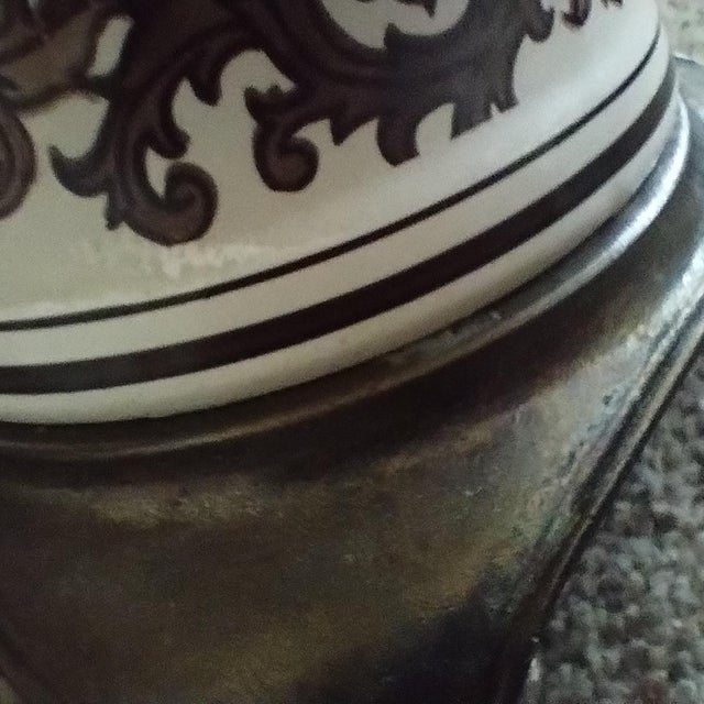 Vintage 1970s Hand-Painted Brown & White Floral Ginger Jar Table Lamp For Sale - Image 15 of 15