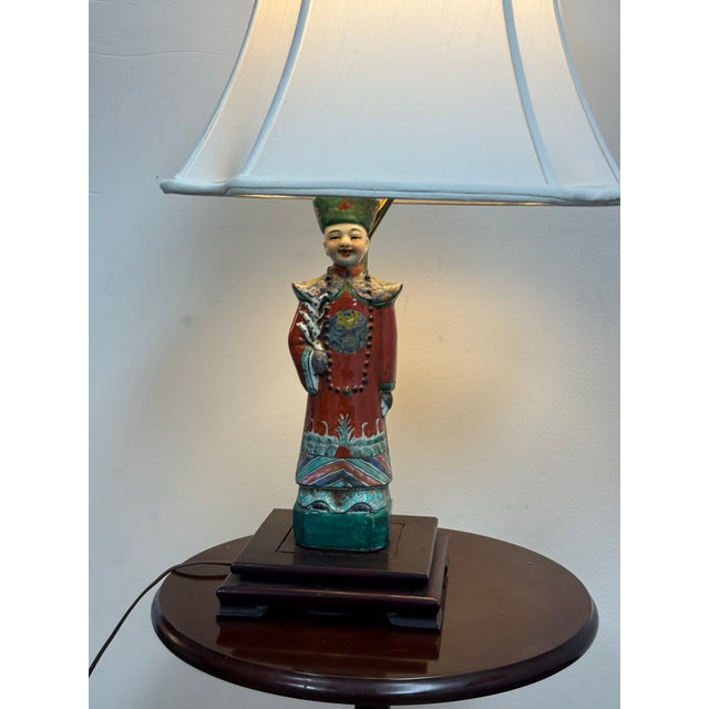Red Vintage Chinese Famille Rose Porcelain Court Figure Table Lamp For Sale - Image 8 of 12