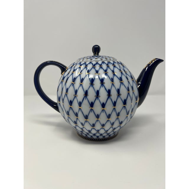 1970s Imperial Russian Cobalt Net Porcelain Teapot With Hand-Painted Gold For Sale In Seattle - Image 6 of 12