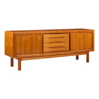 Hp Hansen Mid Century Danish Teak Sliding Door Credenza For Sale
