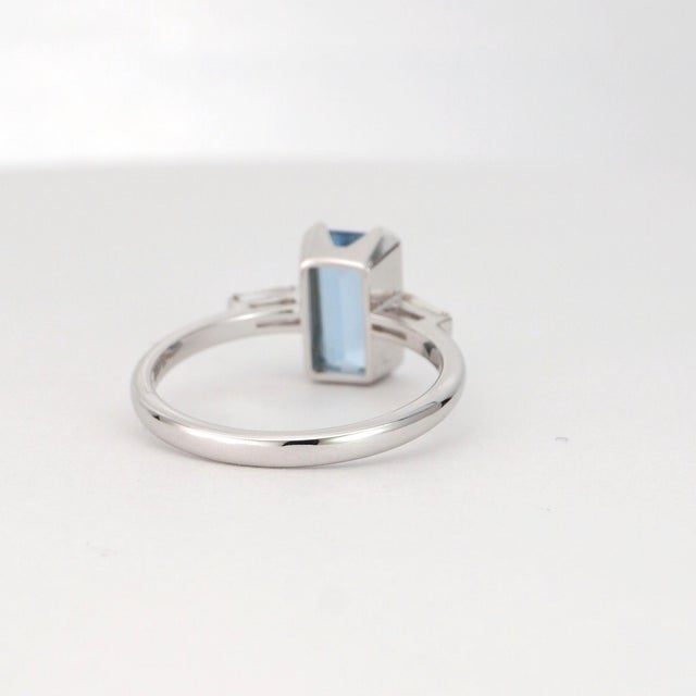 2020s 14k White Gold Ring With Octagon Aquamarine and Diamonds For Sale - Image 5 of 18
