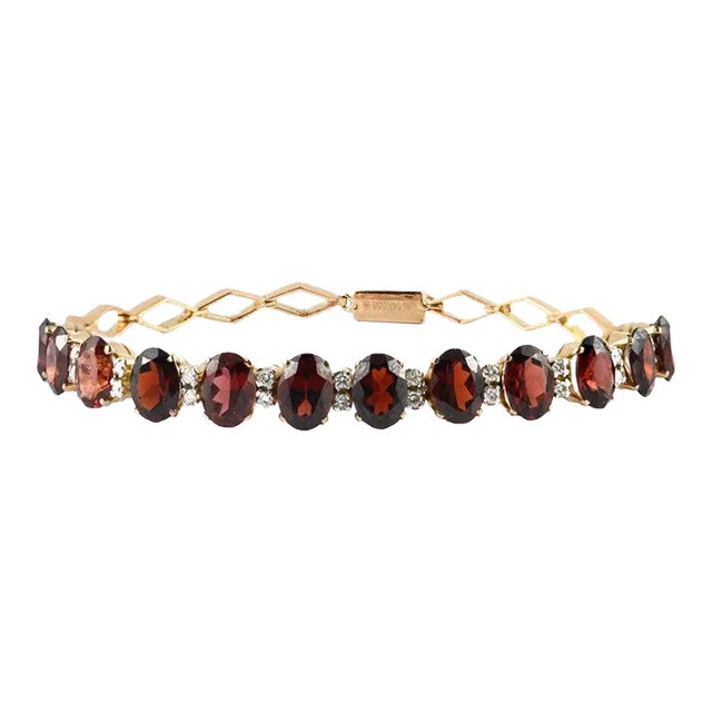 Art Deco Natural Blood Red Garnet 11.1 Carats Gemstone Bracelet in 14k Gold For Sale