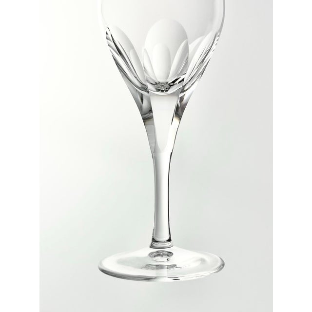 Hoya “Metaphor” Pair of Crystal Wine Glasses, Bird or Seagull Motif - a Pair For Sale In Dallas - Image 6 of 7
