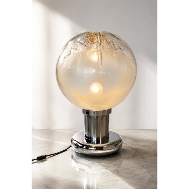 Superb and imposing large table lamp xxl from the 1970s, space age period. This exceptional piece made of hand-blown...