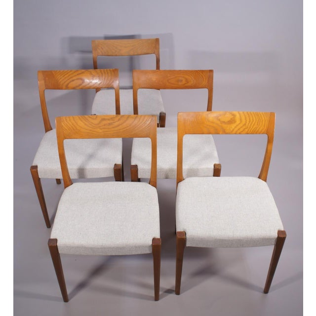 Kontiki Chairs in Walnut and Wool and Cotton Upholstery by Yngve Ekström for Troeds, Sweden, 1950s, Set of 5 For Sale - Image 9 of 9