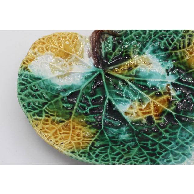 1870s English Majolica Begonia Leaf Sweetmeat Dish For Sale In Raleigh - Image 6 of 8