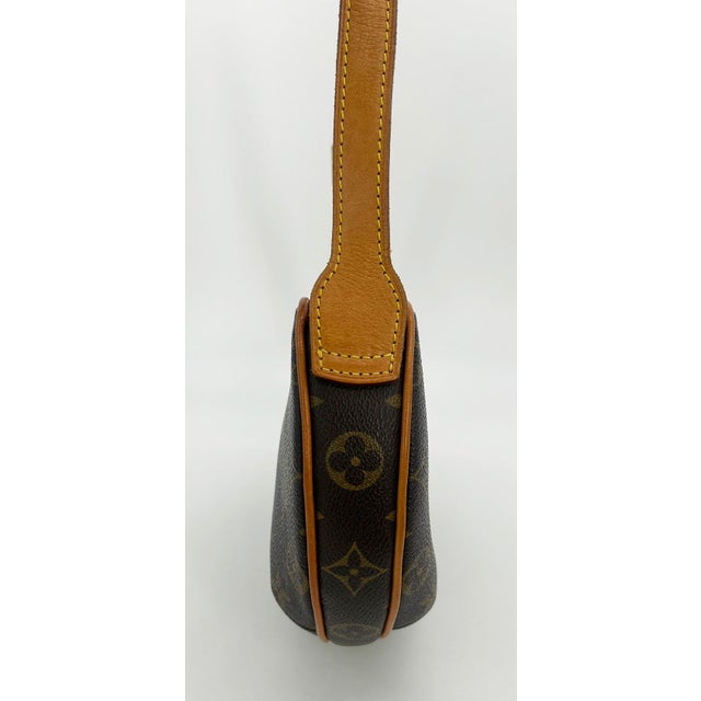 Mid 20th Century Mid 20th Century Louis Vuitton Monogram Pochette Croissant For Sale - Image 5 of 7