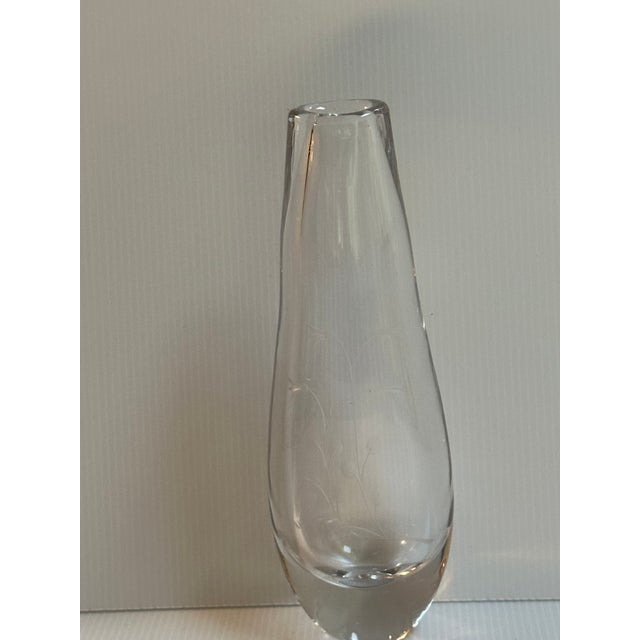 1960s Kosta Boda Sign Blown Glass Vase With Floral Etching 9.5" Tall Design by Goran Warff For Sale - Image 10 of 12