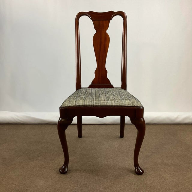 1980s Vintage Hollywood Regency Mahogany Queen Anne Side Chair For Sale - Image 11 of 11