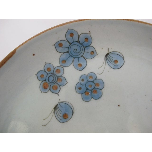 Large serving platter or dinner plate designed by well known ceramicist, Ken Edwards from the El Palomar studio in Tonala...