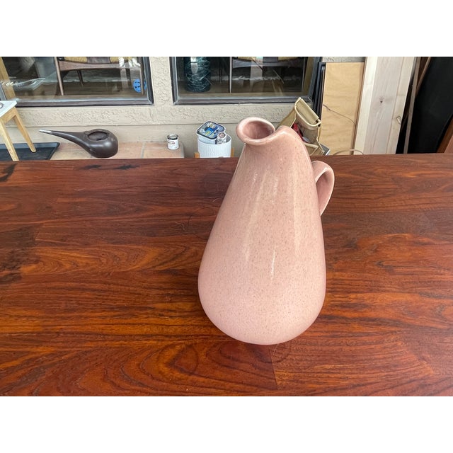 Mid-Century Modern 1960s Russel Wright Steubenville American Modern Pitcher in Pink Coral Glaze Finish For Sale - Image 3 of 7