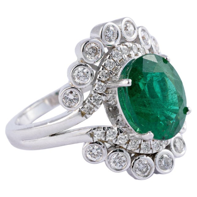 2.96 carats Natural Zambian Emerald Ring with Diamonds 0.65 carats and 14k Gold For Sale - Image 15 of 18