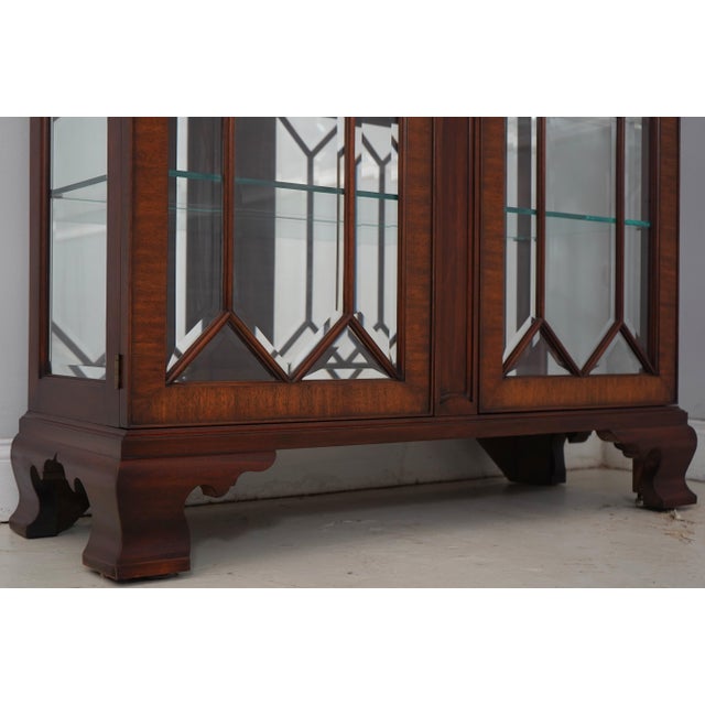 Henkel Harris Beveled Glass #2348 Mahogany Curio Cabinet For Sale - Image 10 of 18