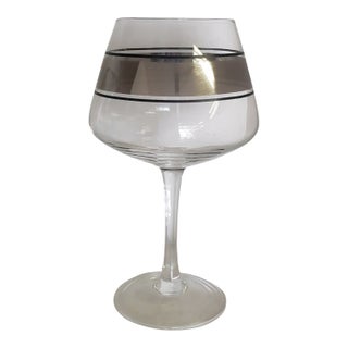 Mid-Century Modern Dorothy Thorpe Style Platinum Double Band Wine Glass Barware For Sale