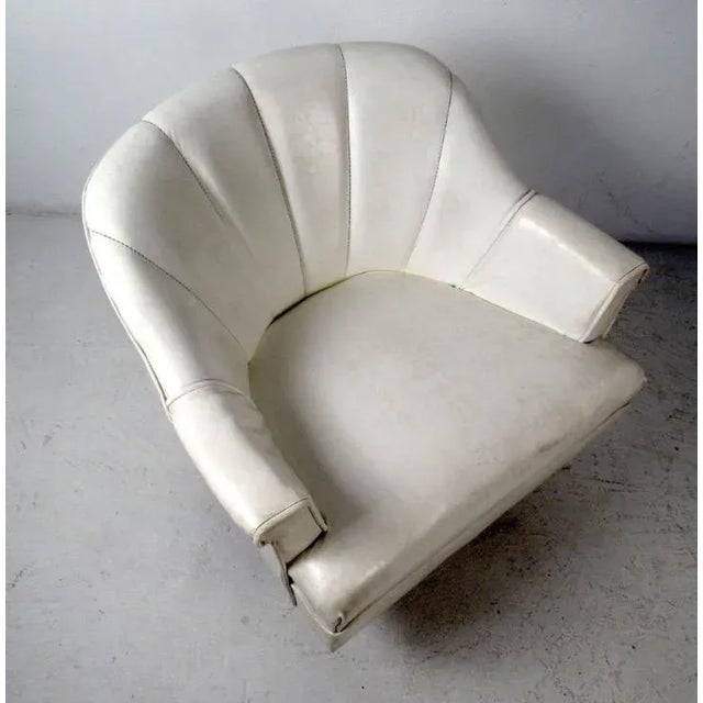 White 1960s Mid-Century Modern White Vinyl Lounge Chair For Sale - Image 8 of 8