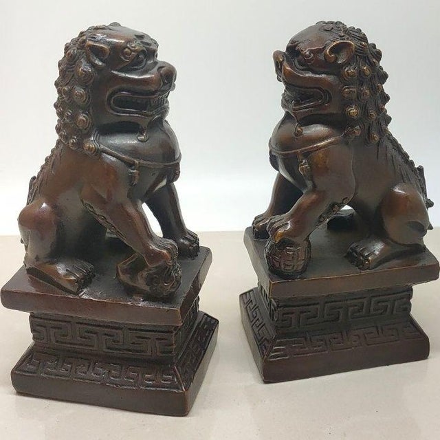 Brown Pair of Vintage Bronze Foo Dogs – Guardian Lion Statues With Ball & Cub For Sale - Image 8 of 9