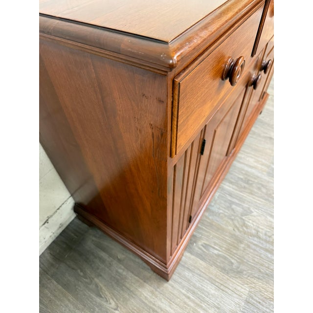 Vintage American Traditional or Country Style Mahogany Buffet Sideboard For Sale In Kansas City - Image 6 of 14