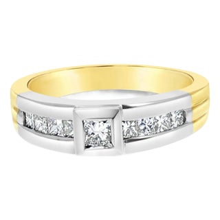 Two-Toned Princess Cut Diamond Wedding Band, Size 4 For Sale