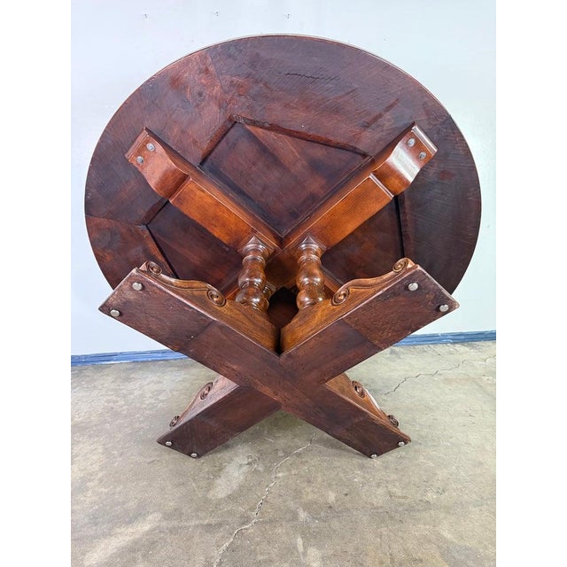 19th Century Italian Round Walnut Dining Table With Inlaid Starburst Motifs For Sale - Image 4 of 12