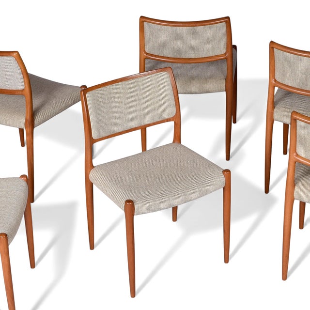 J.L. Møllers Møbelfabrik Set of 6 Original j.l. Møller Model 80 Danish Teak Dining Chairs For Sale - Image 4 of 16