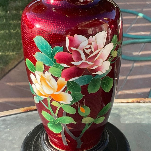 Large and exquisite Japanese cloisonné enamel embossed foil (ginbari) Akasuke (Pigeon Blood) lamps. The lamps background...