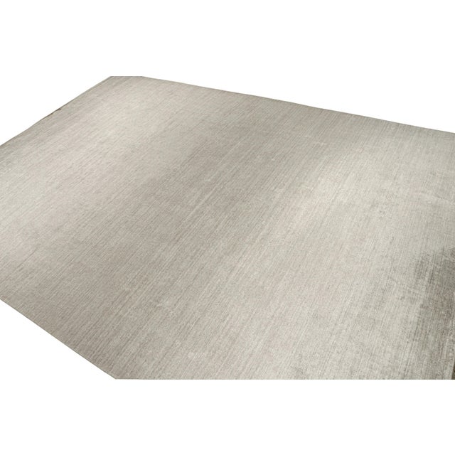 This palace-sized 14x20 rug is a grand new entry to Rug & Kilim’s Texture of Color Collection. Connoisseurs will note this...