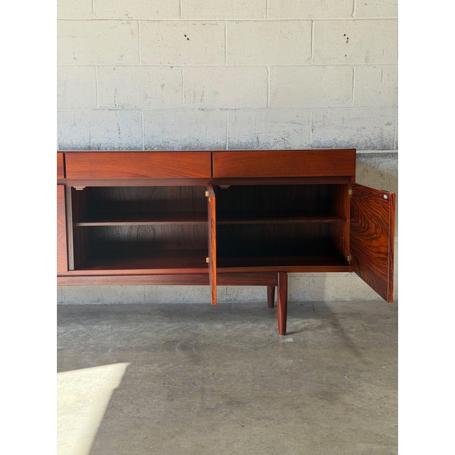 Danish Rosewood Sideboard by Ib Kofod-Larsen for Faarup Møbelfabrik – Vintage Mid-Century Modern Credenza For Sale - Image 9 of 12