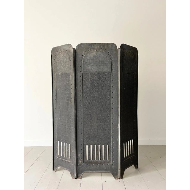 Copper Vienna Secession Decorative Steel Fire Screen with 3 Folding Panels, Austria, 1900s For Sale - Image 8 of 10