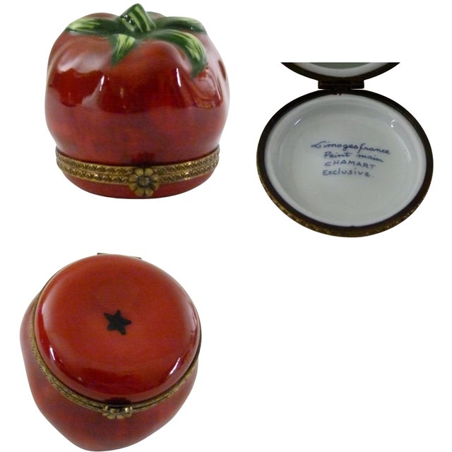 1990s Limoges France Porcelain Tomato Trinket Box | Chamart Exclusive | Black Star Hallmark For Sale - Image 9 of 9