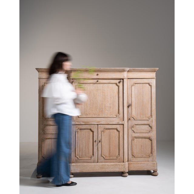 19th Century Fine French Oak Secretary Cabinet For Sale In Greensboro - Image 6 of 18