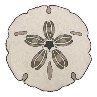 Sand Dollar Shaped Round Hook Rug, 3' x 3' For Sale