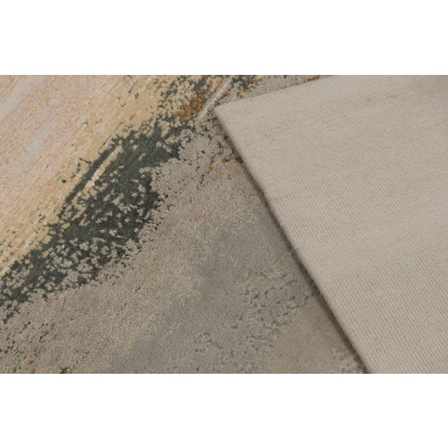 Gray Rug & Kilim’s Modern Rug, Silver-Gray and Gold in Bold Abstract Pattern For Sale - Image 8 of 8