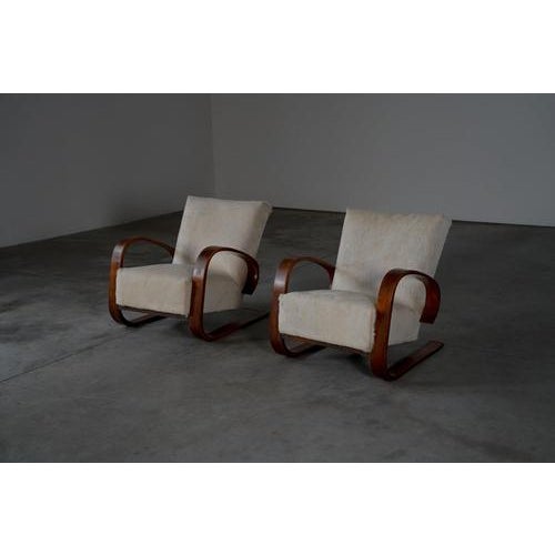 Lounge Chairs in Beige Pony Skin by Miroslav Navrátil, Czech Republic, 1950s, Set of 2 For Sale - Image 3 of 18
