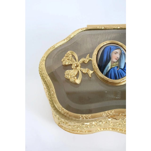 Vintage Gilt Gold Footed Vanity Box For Sale In New York - Image 6 of 9