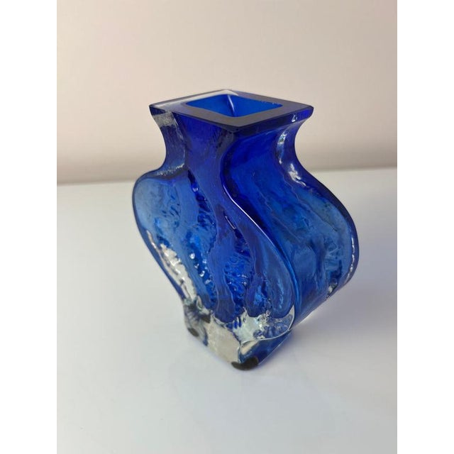 This vase from Ingrid Glas is an impressive example of German post-war glass art. Rendered in a deep, luminous royal blue,...