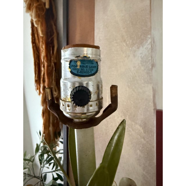 Metal Vintage Italian Style Tole Floral Table Lamp – Hand-Painted Metal For Sale - Image 7 of 12