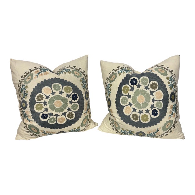 Medallion Linen Pillows- Set of 2 For Sale