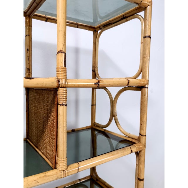 Postmodern Bamboo Bookcase with Smoked Glass Shelves by Vivai del Sud, Italy, 1970s, Set of 5 For Sale - Image 13 of 18