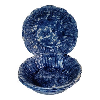 19th Century Set of Three Sponge Serving Bowls For Sale