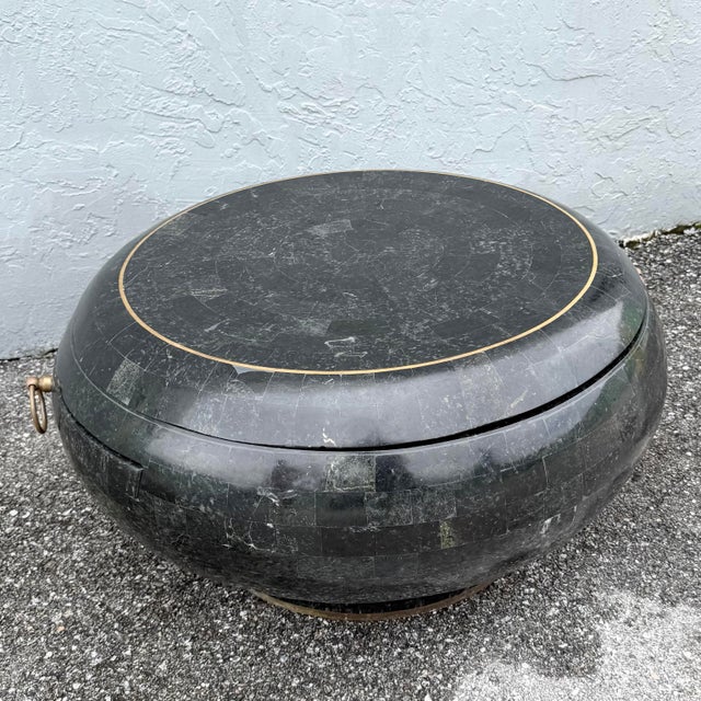 Postmodern Postmodern Black Tessellated Stone Swivel Top Coffee Table With Extension and Brass Inlay For Sale - Image 3 of 9