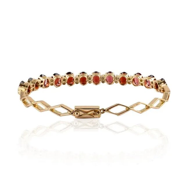 Art Deco Natural Blood Red Garnet 11.1 Carats Gemstone Bracelet in 14k Gold For Sale - Image 9 of 17