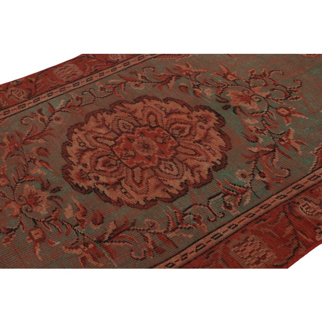 Rug & Kilim 1960s Vintage Zeki Müren Oushak-Style Rug With Medallion Form Rug & Kilim For Sale - Image 4 of 7