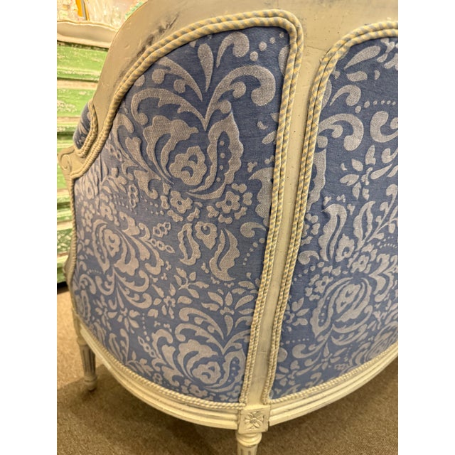 Hickory Furniture Custom Upholstered Hickory French Provincial Settee For Sale - Image 4 of 11