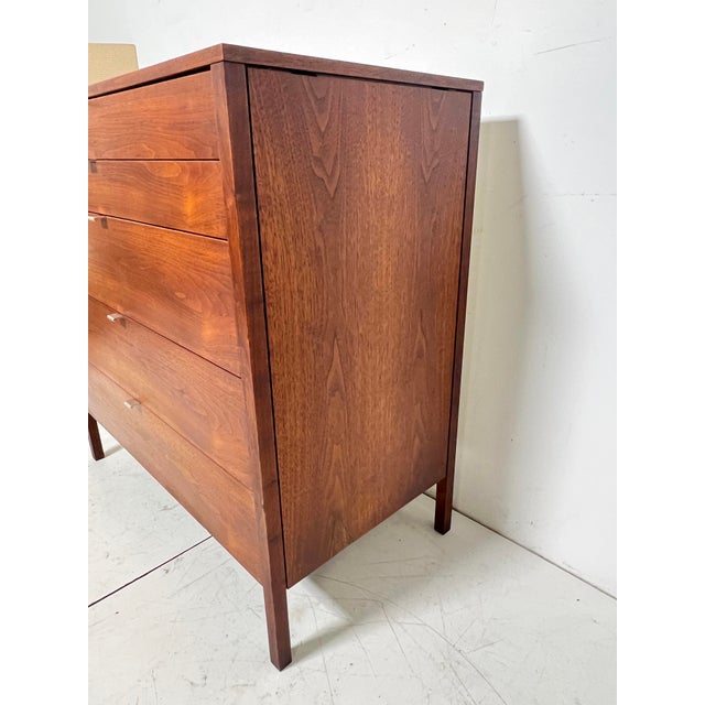 C. 1960 Florence Knoll for Knoll International Walnut Five Drawer Dresser For Sale In Boston - Image 6 of 9