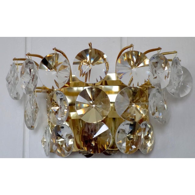 Mid-Century Modern Vintage Brass and Lead Crystal Wall Lamp from H. Richter, 1960s For Sale - Image 3 of 6